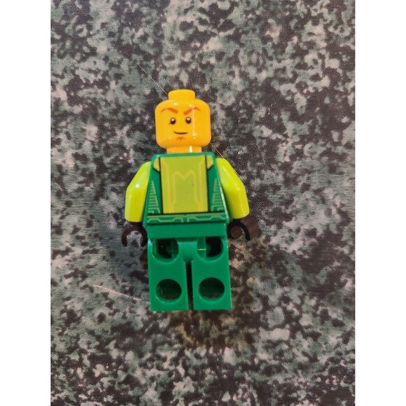 Lego Nexo Knights Minifigures and Shield Lot - Harpy, Ultimate Axl - Picture 3 of 12